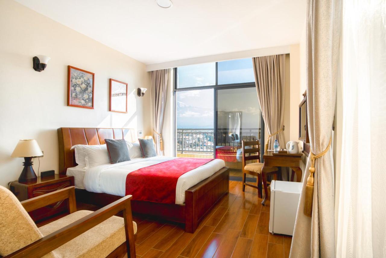 Kibo Palace Hotel Μόσι Εξωτερικό φωτογραφία
